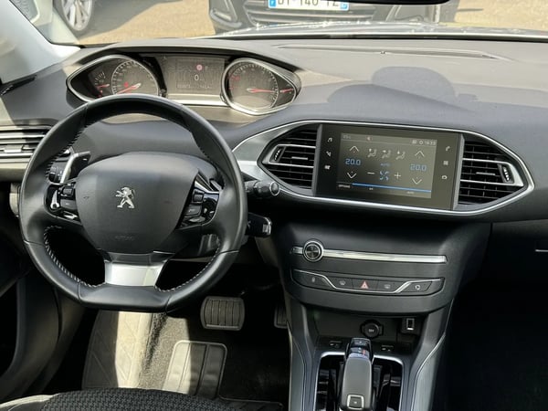 Photo de la voiture PEUGEOT 308 SW BUSINESS PureTech 130ch S&S EAT8 Active Business