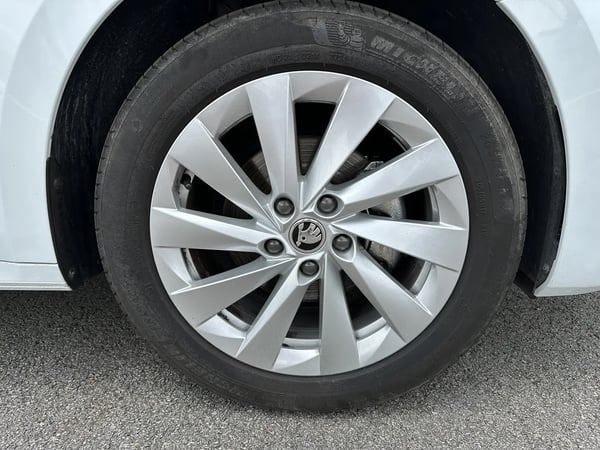 Photo de la voiture SKODA OCTAVIA 2.0 TDI 116 ch Business