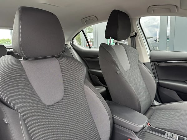 Photo de la voiture SKODA OCTAVIA 2.0 TDI 116 ch Business