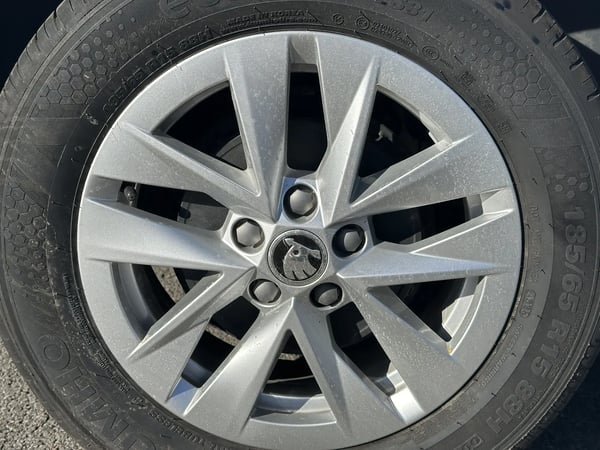 Photo de la voiture SKODA FABIA 1.0 TSI 95 ch BVM5 Ambition