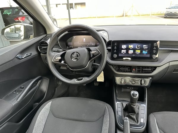 Photo de la voiture SKODA FABIA 1.0 TSI 95 ch BVM5 Ambition