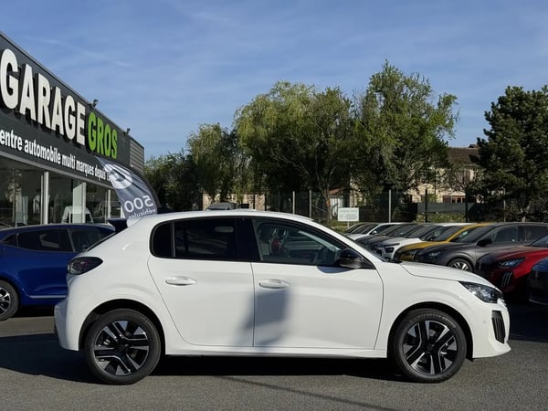 Photo de la voiture PEUGEOT 208 Hybrid 110 e-DCS6 Allure - 5P