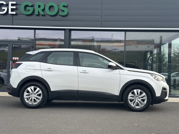 Photo de la voiture PEUGEOT 3008 1.6 BlueHDi 120ch S&S BVM6 Active