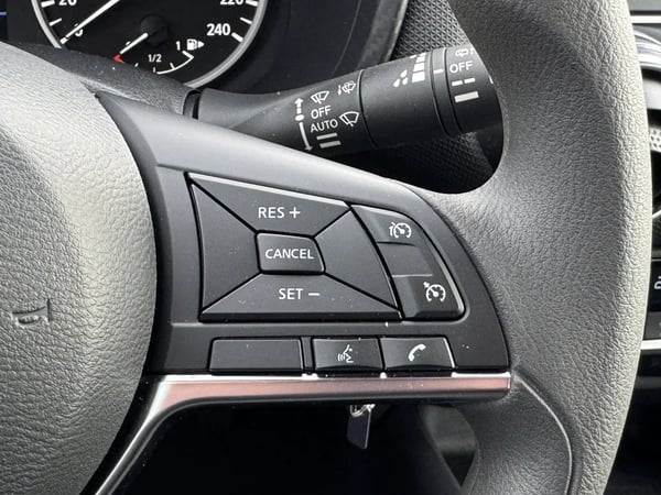 Photo de la voiture NISSAN JUKE 2023 DIG-T 114 Acenta