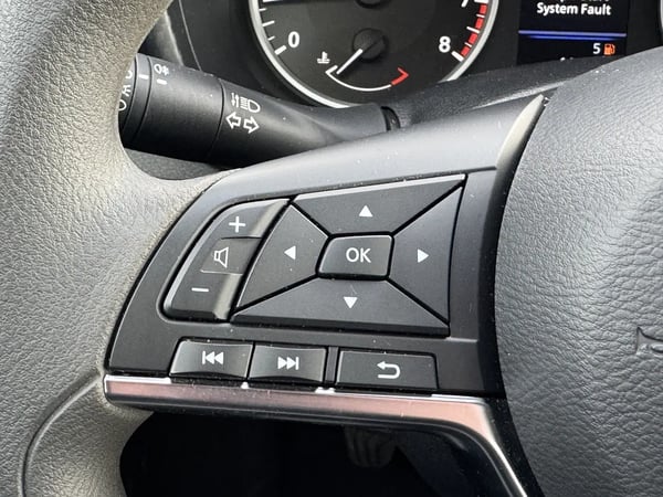 Photo de la voiture NISSAN JUKE 2023 DIG-T 114 Acenta