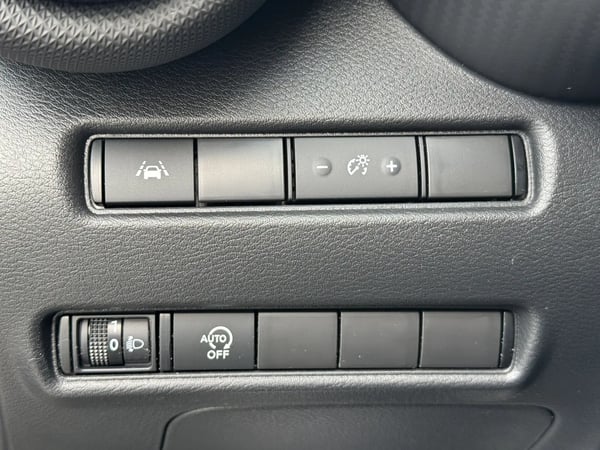 Photo de la voiture NISSAN JUKE 2023 DIG-T 114 Acenta