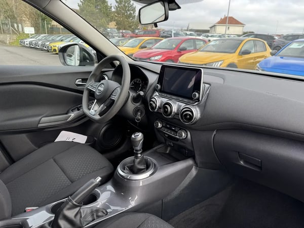 Photo de la voiture NISSAN JUKE 2023 DIG-T 114 Acenta