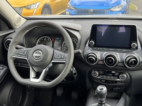 Photo de la voiture NISSAN JUKE 2023 DIG-T 114 Acenta