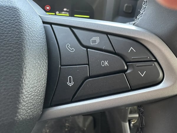 Photo de la voiture DACIA DUSTER TCe 130 4x2 Journey