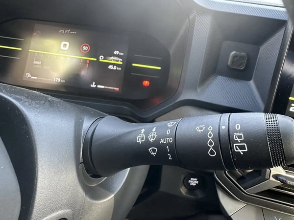 Photo de la voiture DACIA DUSTER TCe 130 4x2 Journey