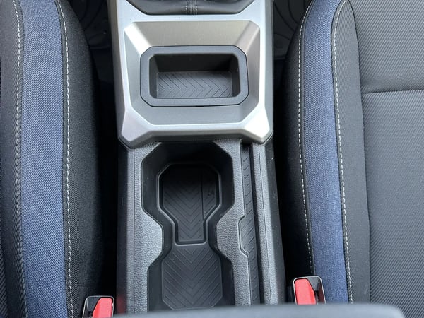 Photo de la voiture DACIA DUSTER TCe 130 4x2 Journey