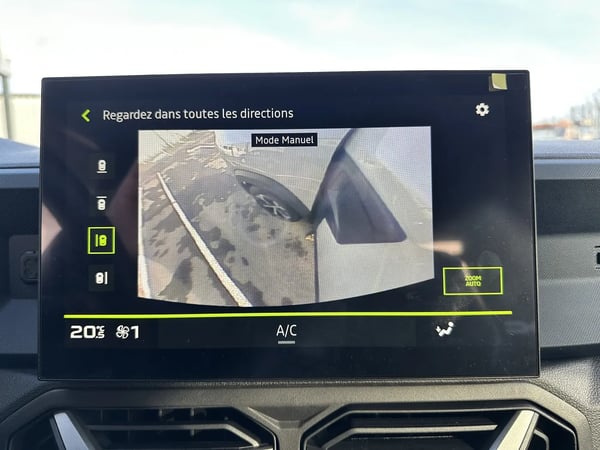 Photo de la voiture DACIA DUSTER TCe 130 4x2 Journey