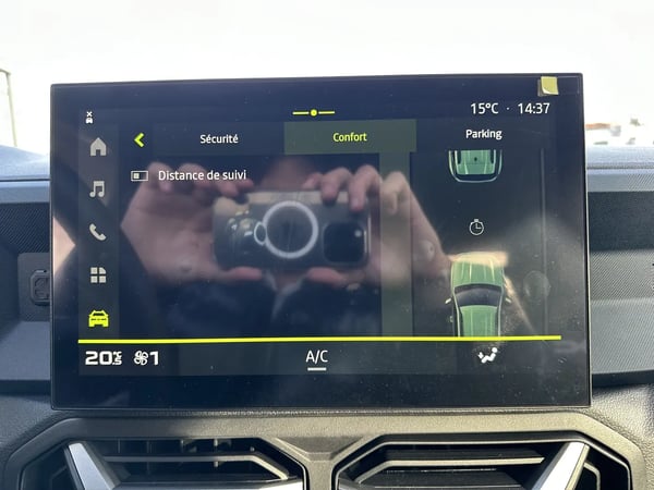 Photo de la voiture DACIA DUSTER TCe 130 4x2 Journey
