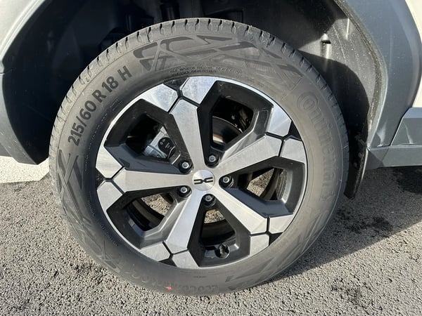 Photo de la voiture DACIA DUSTER TCe 130 4x2 Journey