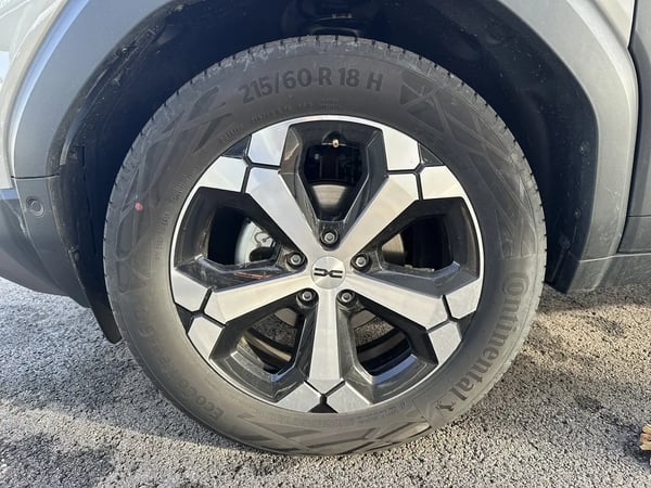 Photo de la voiture DACIA DUSTER TCe 130 4x2 Journey