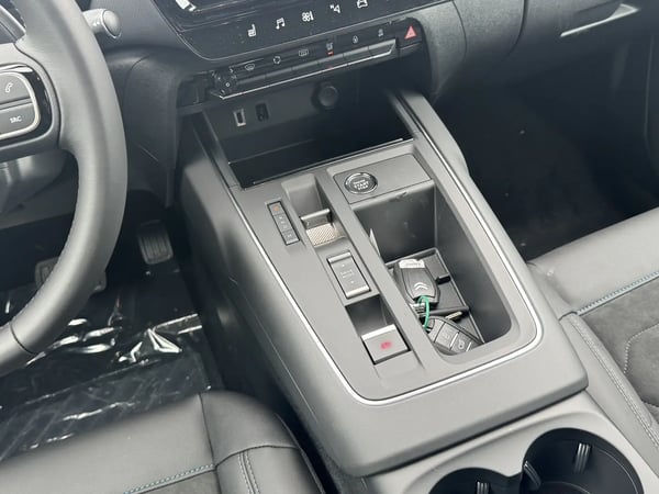 Photo de la voiture CITROEN C5 AIRCROSS 1.2 Hybride 145ch MAX boite automatique