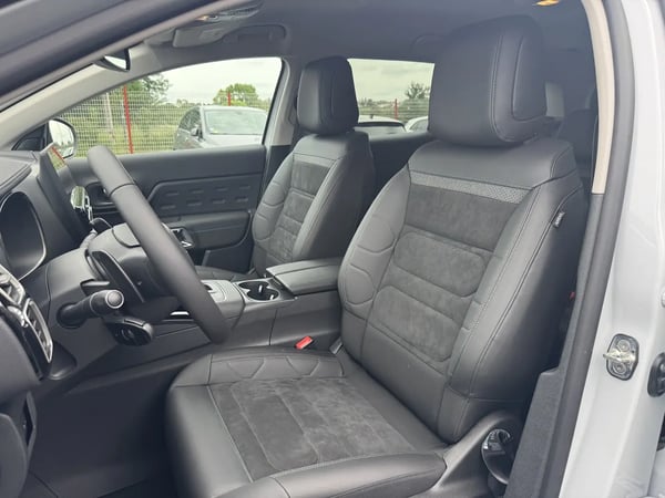 Photo de la voiture CITROEN C5 AIRCROSS 1.2 Hybride 145ch MAX boite automatique
