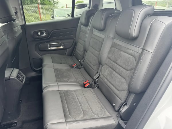 Photo de la voiture CITROEN C5 AIRCROSS 1.2 Hybride 145ch MAX boite automatique