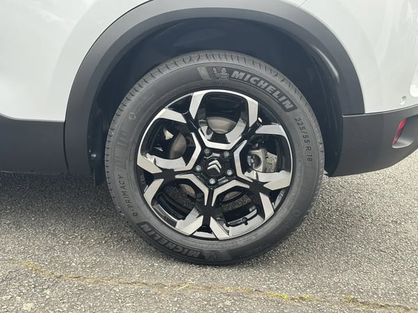 Photo de la voiture CITROEN C5 AIRCROSS 1.2 Hybride 145ch MAX boite automatique