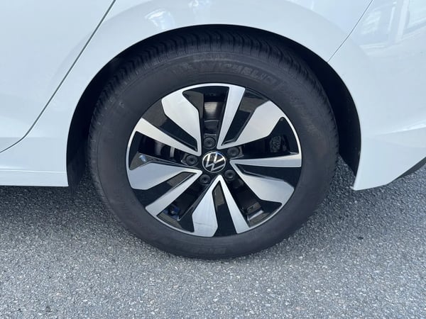 Photo de la voiture VOLKSWAGEN GOLF 2.0 TDI SCR 150 DSG7 Life Plus