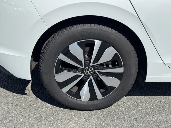 Photo de la voiture VOLKSWAGEN GOLF 2.0 TDI SCR 150 DSG7 Life Plus