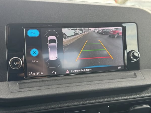 Photo de la voiture VOLKSWAGEN CADDY MAXI 2.0 TDI 102 BVM6
