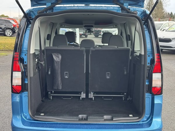 Photo de la voiture VOLKSWAGEN CADDY MAXI 2.0 TDI 102 BVM6
