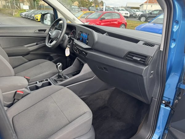 Photo de la voiture VOLKSWAGEN CADDY MAXI 2.0 TDI 102 BVM6