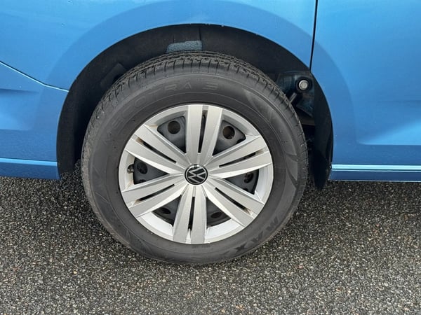Photo de la voiture VOLKSWAGEN CADDY MAXI 2.0 TDI 102 BVM6