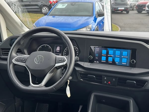 Photo de la voiture VOLKSWAGEN CADDY MAXI 2.0 TDI 102 BVM6