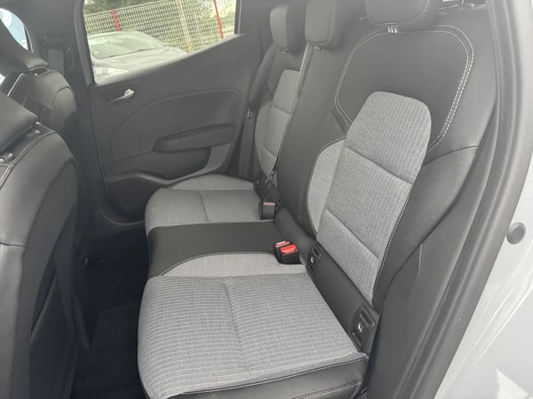 Photo de la voiture RENAULT CLIO V TCe 90 GSR2 Techno