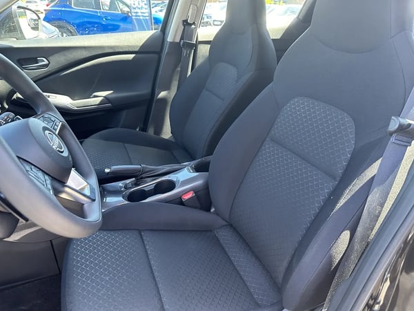 Photo de la voiture NISSAN JUKE 2023 DIG-T 114 DCT7 Acenta