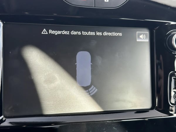 Photo de la voiture RENAULT CLIO IV TCe 90 E6C Intens