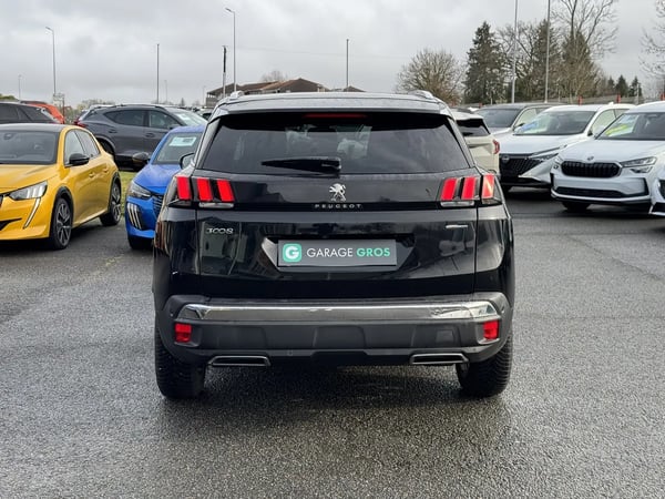 Photo de la voiture PEUGEOT 3008 BlueHDi 130ch S&S EAT8 GT Line