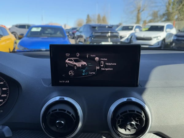 Photo de la voiture AUDI Q2 30 TDI 116 S tronic 7 S-line
