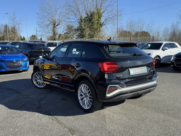 Photo de la voiture AUDI Q2 30 TDI 116 S tronic 7 S-line