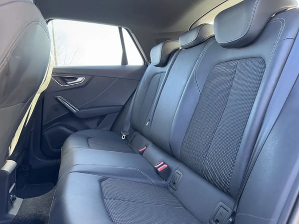 Photo de la voiture AUDI Q2 30 TDI 116 S tronic 7 S-line