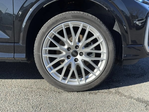Photo de la voiture AUDI Q2 30 TDI 116 S tronic 7 S-line
