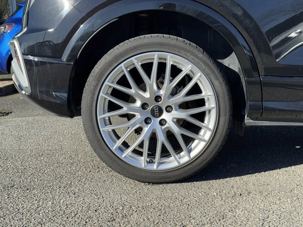 Photo de la voiture AUDI Q2 30 TDI 116 S tronic 7 S-line