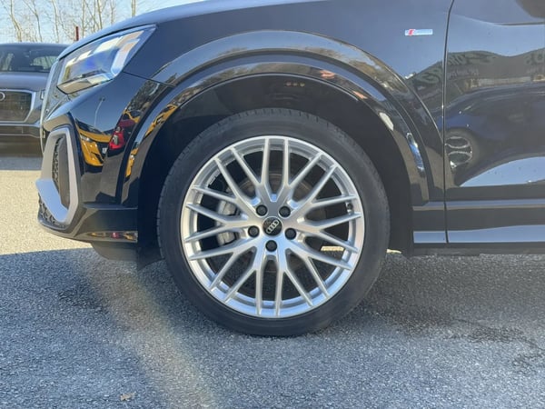 Photo de la voiture AUDI Q2 30 TDI 116 S tronic 7 S-line