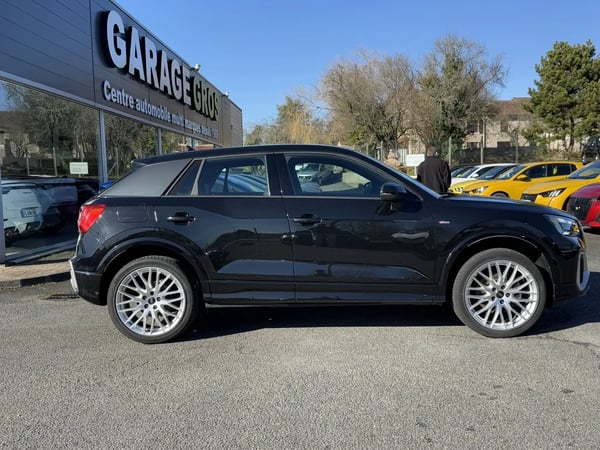 Photo de la voiture AUDI Q2 30 TDI 116 S tronic 7 S-line