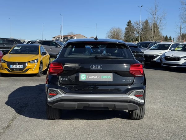 Photo de la voiture AUDI Q2 30 TDI 116 S tronic 7 S-line