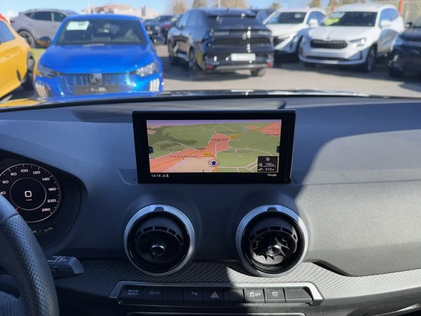 Photo de la voiture AUDI Q2 30 TDI 116 S tronic 7 S-line