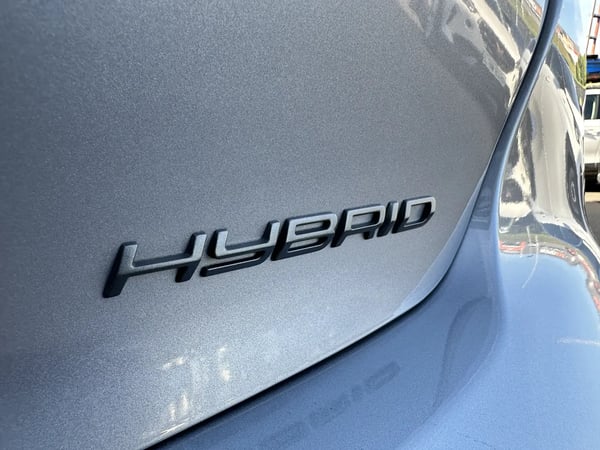 Photo de la voiture PEUGEOT 208 Hybrid 100 e-DCS6 GT