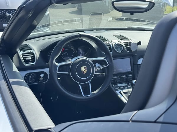Photo de la voiture PORSCHE BOXSTER SPYDER 3.8i 375 ch