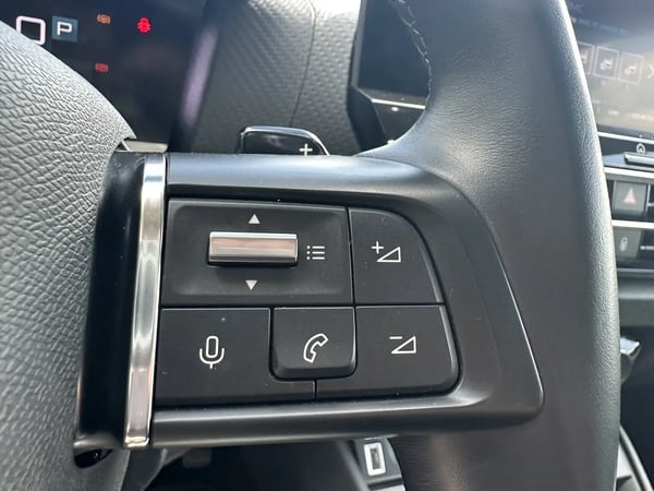 Photo de la voiture CITROEN C4 BlueHDi 130 S&S EAT8 Shine