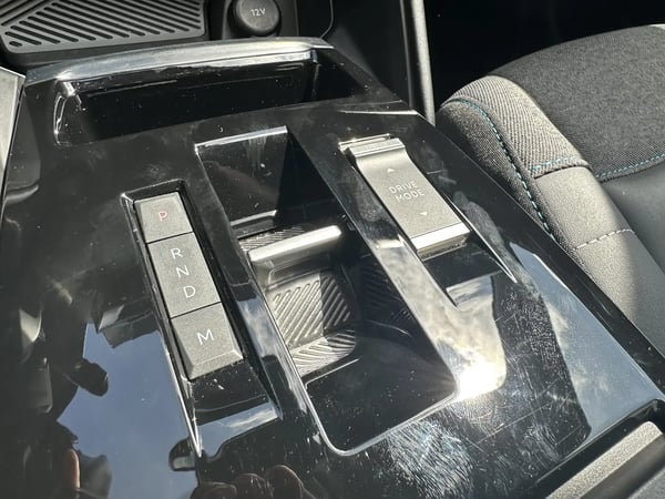 Photo de la voiture CITROEN C4 BlueHDi 130 S&S EAT8 Shine