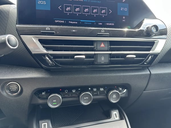 Photo de la voiture CITROEN C4 BlueHDi 130 S&S EAT8 Shine