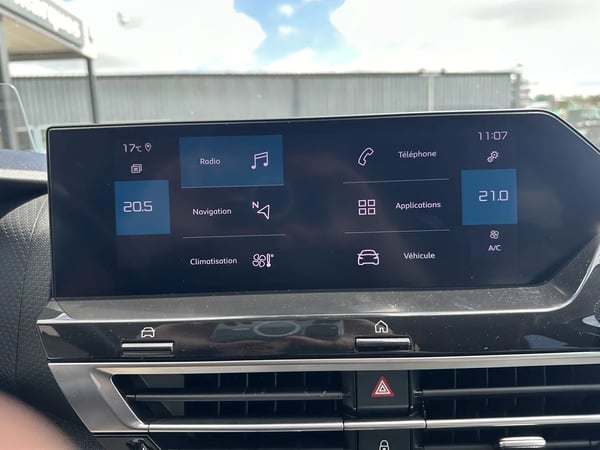 Photo de la voiture CITROEN C4 BlueHDi 130 S&S EAT8 Shine