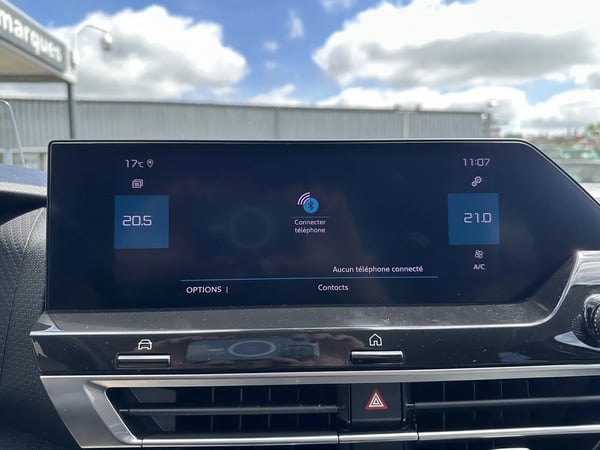 Photo de la voiture CITROEN C4 BlueHDi 130 S&S EAT8 Shine